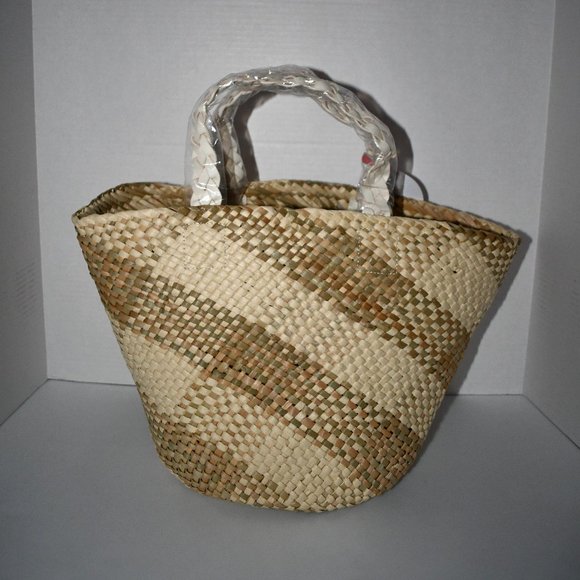 BTB Los Angeles Frankie Tote Bag in Crisscross Pattern Straw in Sand/Natural # - Picture 1 of 6